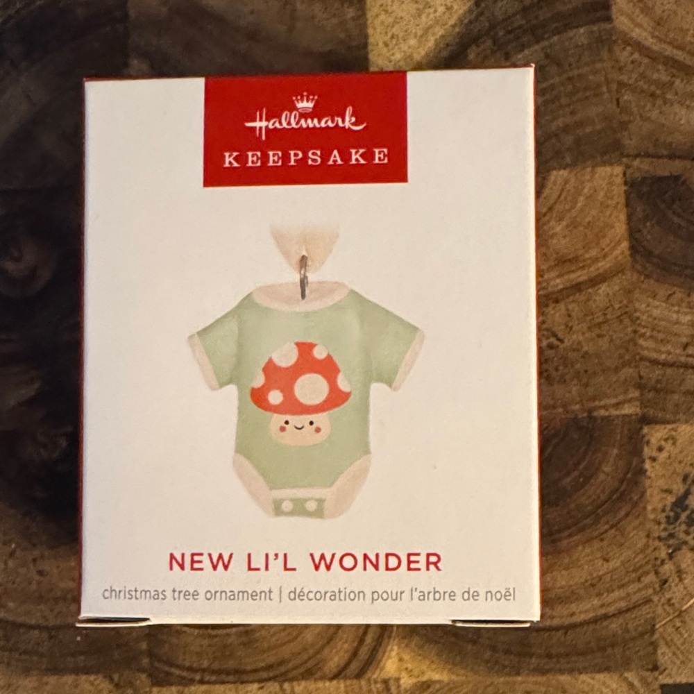 Hallmark Keepsake New Li'l Wonder Ornament - Green and Red